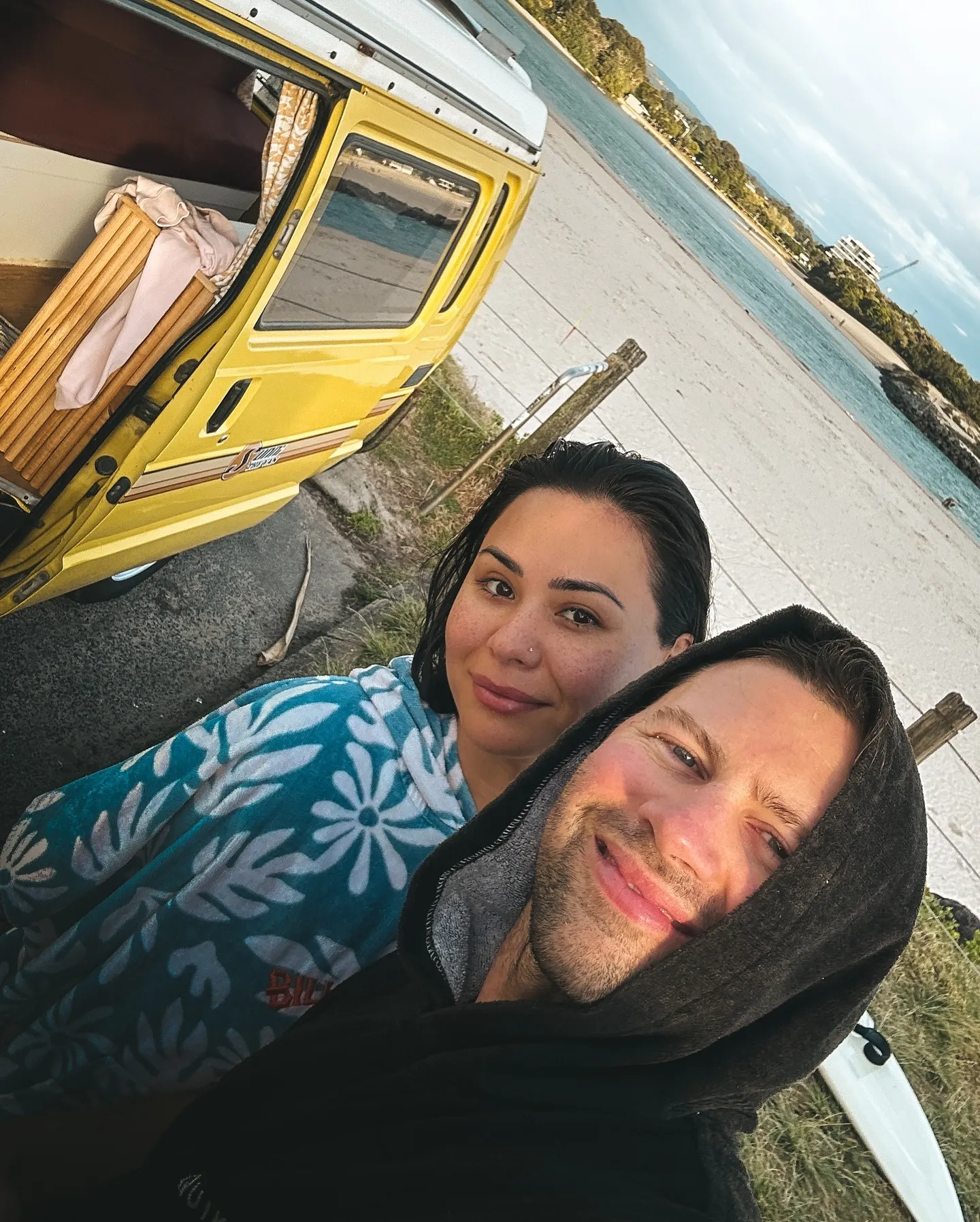 Ollie & Amy travel couple about us